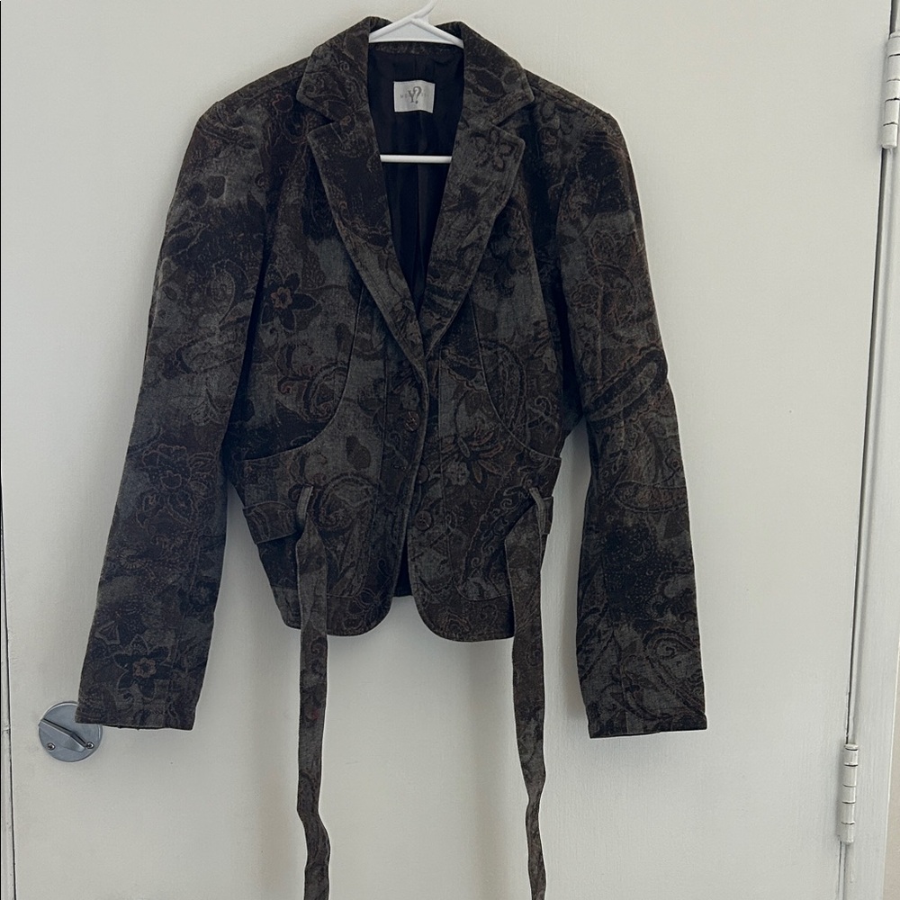 Morrissey Y? Elegant Black Floral Blazer